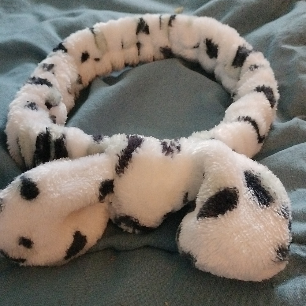 NWOT spa headband white and black